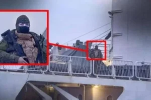 Kuda su ovo pošli ruski brodovi?! Naoružani ljudi primećeni na palubi, hitno se oglasila NATO mornarica