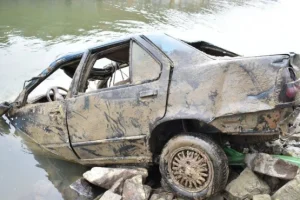 Šok na Dunavu: Ronioci pronašli olupinu auta, prenerazili se kad su videli šta je unutra (FOTO)