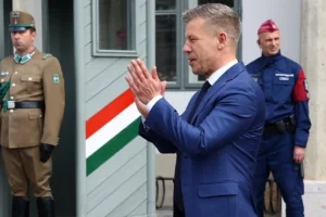 Cela zemlja se smeje Mađaru: Krenuo da napravi foru sa Orbanom, pogledajte kako ga je “oladio”! (VIDEO)