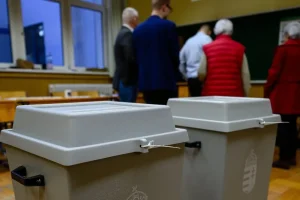KAKAV SKANDAL NA IZBORIMA U MAĐARSKOJ! Neverovatan prizor na biralištu (FOTO)